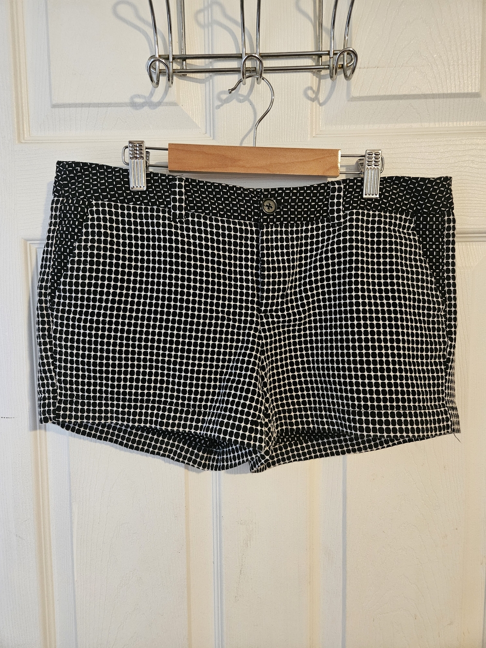Merona Womans Black White Shorts Size 6